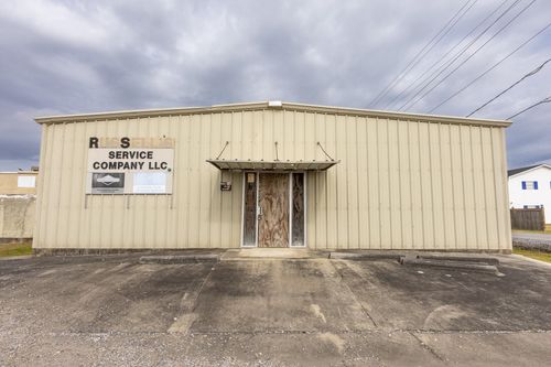 12111 & 12115 Highway 1, Larose, LA, 70373-5695 | Card Image