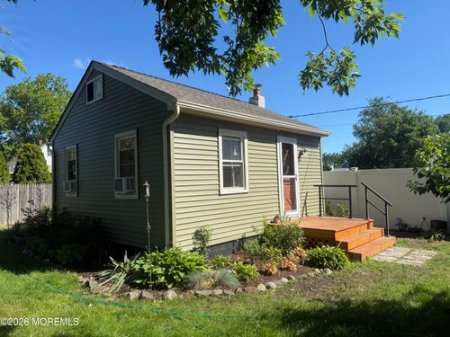 b-33 Wooley St, Aberdeen, NJ, 07747-1047 | Card Image