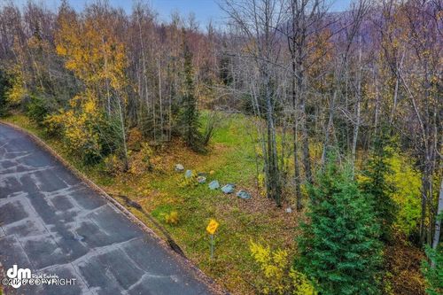 515 Jordt Cir, Anchorage, AK, 99504-1129 | Card Image