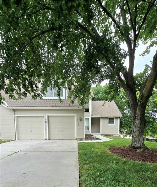 15416 Floyd St, Overland Park, KS, 66223-3036 | Card Image