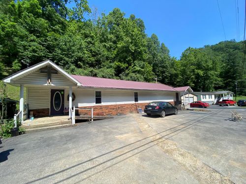 4137 Lesters Fork Rd, Grundy, VA, 24641 | Card Image