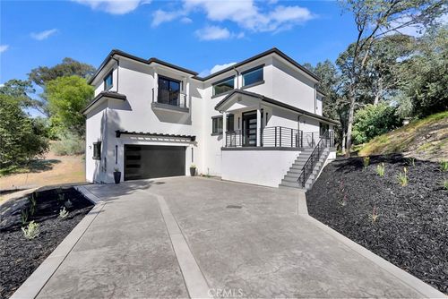 805 Lode Ct, Valley Springs, CA, 95252-9353 | Card Image
