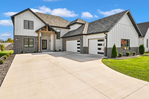 unit-32-3810 E Cherry St, Springfield, MO, 65809-1383 | Card Image