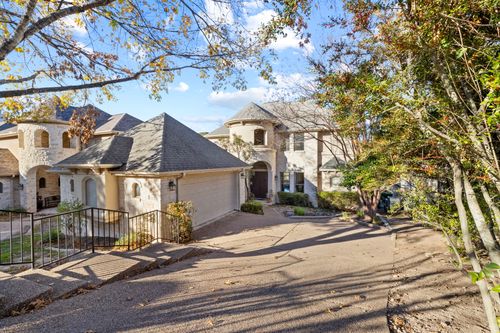 6816 Jester Wild Dr, Austin, TX, 78750-8172 | Card Image