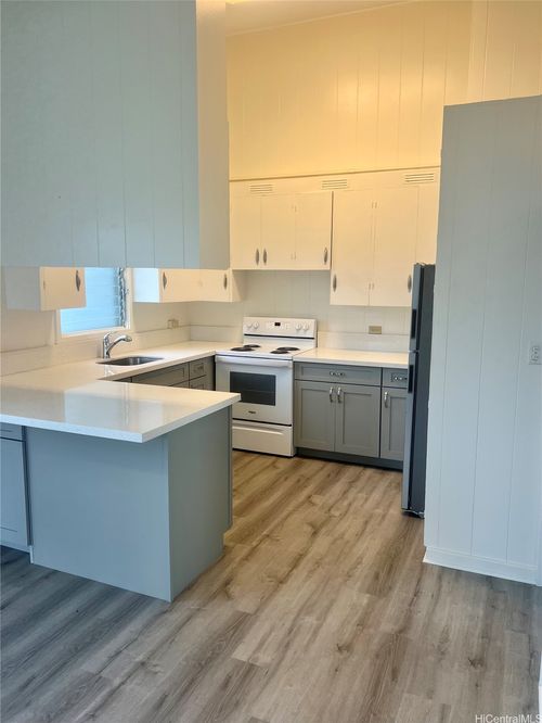 apt-4-141 Kihapai St, Kailua, HI, 96734-2629 | Card Image