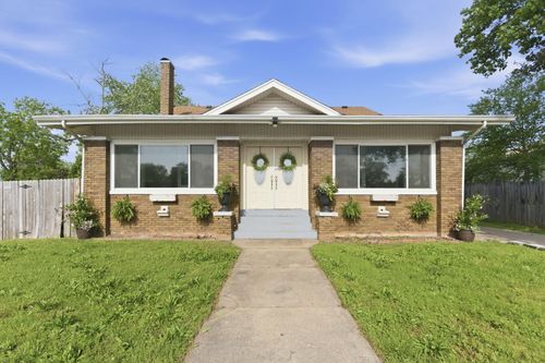 600 N Central Ave, Monett, MO, 65708-1945 | Card Image