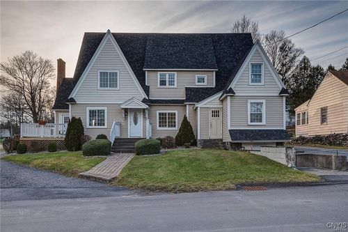 99 Yorkshire Blvd, Syracuse, NY, 13219-1739 | Card Image