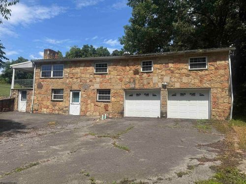 100 Dee St, Fairmont, WV, 26554-9386 | Card Image