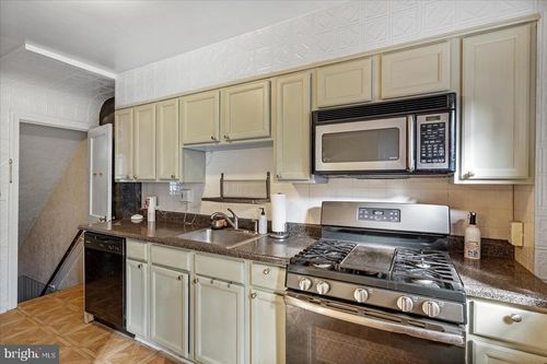 3915 Rexmere Rd, BALTIMORE, MD, 21218-2037 | Card Image