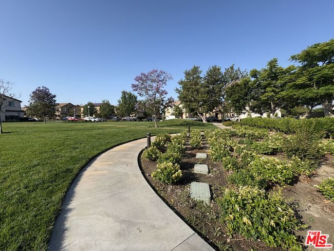 20650 Huntley Way, Condo with 4 bedrooms, 3 bathrooms and 4 parking in Santa Clarita CA | Image 23