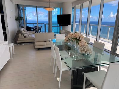 2701 - 17121 Collins Ave, Condo with 4 bedrooms, 4 bathrooms and null parking in Sunny Isles Beach FL | Image 3