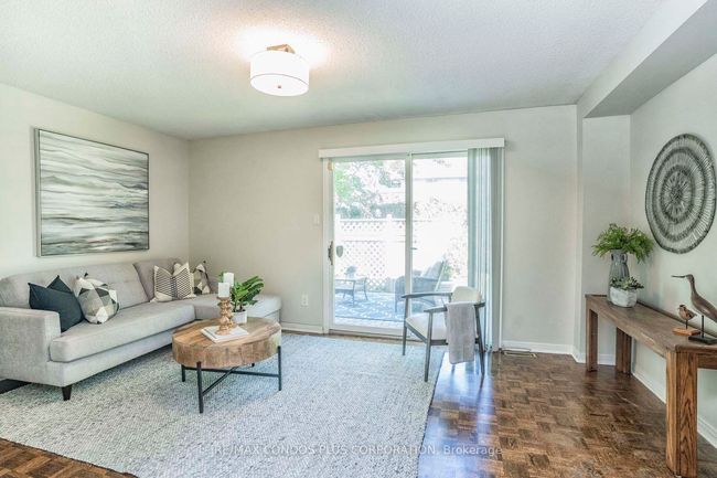 1681 Medallion Crt, House other with 5 bedrooms, 3 bathrooms and 4 parking in Mississauga ON | Image 9