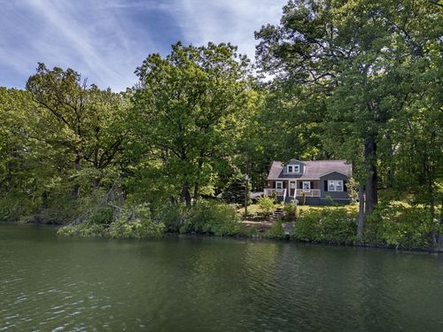 51 Reed Rd, Shrewsbury, MA, 01545-4364 | Card Image