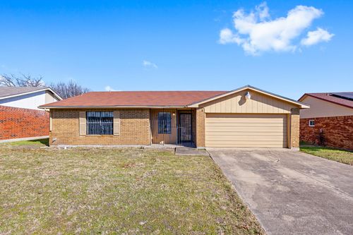 2822 Pebble Beach Dr, Lancaster, TX, 75134-2029 | Card Image