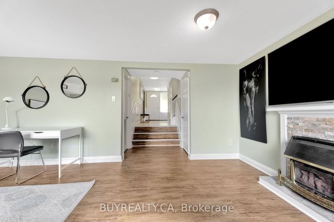 72B - 104 Poplar Cres, House attached with 4 bedrooms, 2 bathrooms and 2 parking in Aurora ON | Image 6