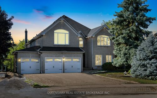 619 Culler Mews, Newmarket, ON, L3X1V8 | Card Image