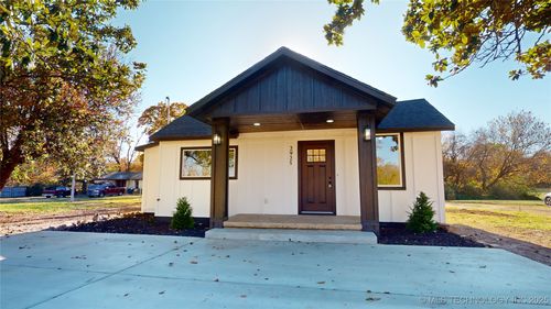 2925 Ahloso Rd, Ada, OK, 74820-9497 | Card Image