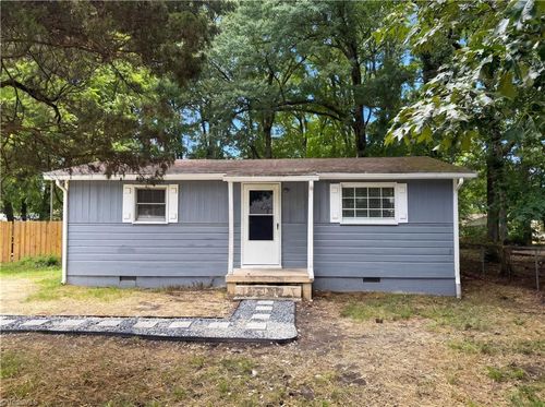 305 Woodbury St, High Point, NC, 27260-5449 | Card Image