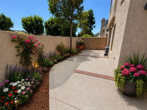 483 Deerfield, Irvine, CA, 92606 | Card Image