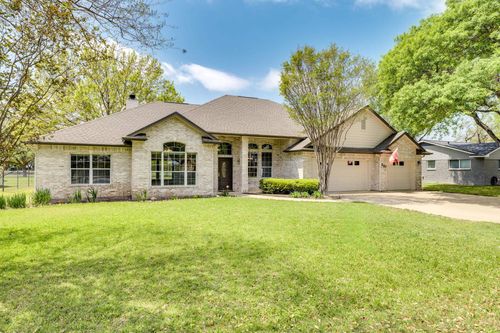 207 Flamingo Cir, Highland Haven, TX, 78654-8236 | Card Image