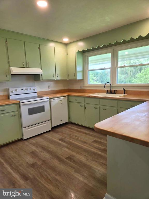 Residential in WAYNESBORO 5