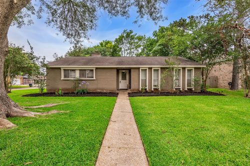 16934 Townes Rd, Friendswood, TX, 77546-4118 | Card Image