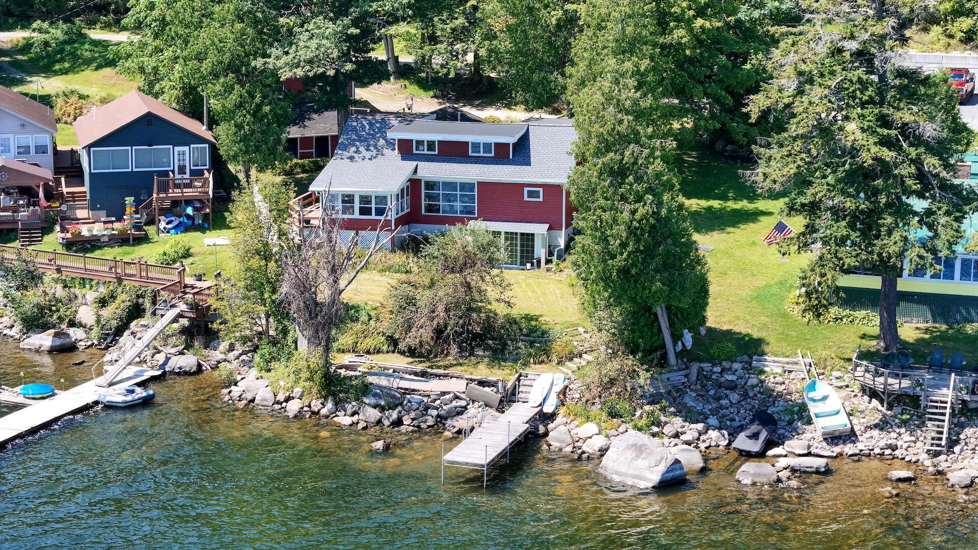 Tunnel Ln, Willsboro, NY 12996