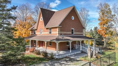 301 4 Concession Rd E, House other with 4 bedrooms, 3 bathrooms and 12 parking in Tiny ON | Image 2