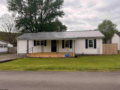 125 Catherine St, Weston, WV, 26452-2226 | Card Image
