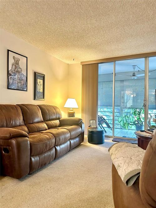 249-4899 Nw 26th Ct, Lauderdale Lakes, FL, 33313-2670 | Card Image