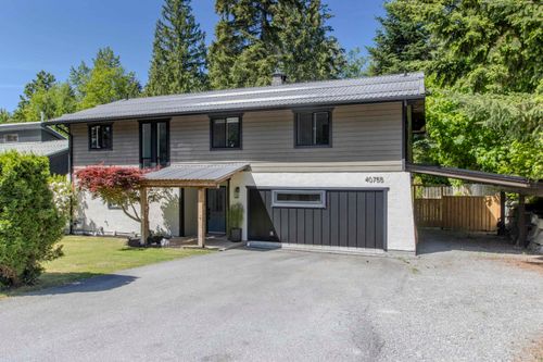 40755 Thunderbird Ridge, Squamish, BC, V0N2M2 | Card Image