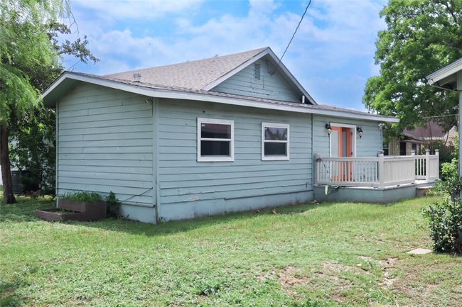 502 W B Ave, House other with 3 bedrooms, 2 bathrooms and 4 parking in Kingsville TX | Image 15
