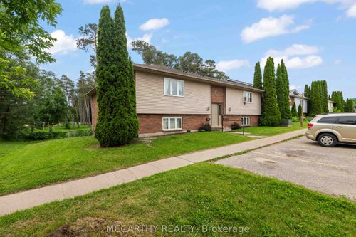 {{alt}} | Card Image