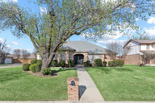 502 Crestview Dr, Grapevine, TX, 76051-3573 | Card Image