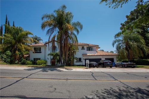 70 Dapplegray Rd, Bell Canyon, CA, 91307-1009 | Card Image