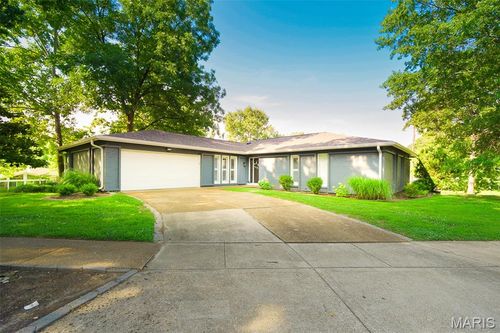 1012 Stuyvesant Ln, Ballwin, MO, 63011-3617 | Card Image