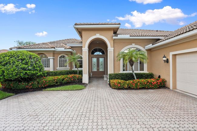 8107 Links Way, House other with 3 bedrooms, 3 bathrooms and null parking in Port St Lucie FL | Image 4