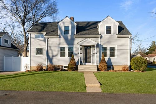 5 Shippen Ave, Warwick, RI, 02888-5129 | Card Image