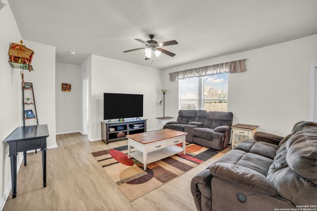 3628 Lazy Diamond, House other with 5 bedrooms, 3 bathrooms and null parking in Selma TX | Image 11