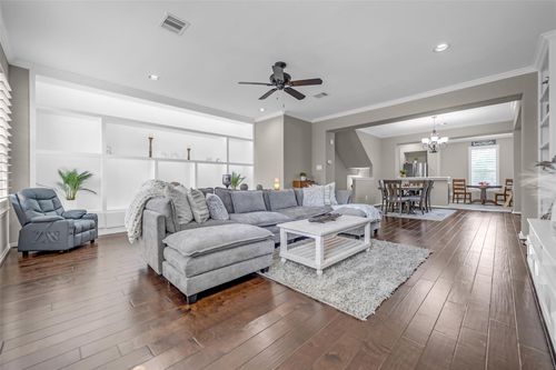 8118 Stoneyway Dr, Houston, TX, 77040-5160 | Card Image