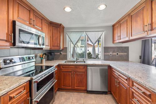 9126 Sinsonte Ln, Lakeside, CA, 92040-4624 | Card Image