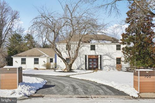 700 Camp Woods Rd, VILLANOVA, PA, 19085-1005 | Card Image