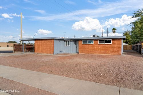 7901 E 19th Pl, Tucson, AZ, 85710-5802 | Card Image