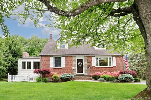 126 E Lewis Ave, Pearl River, NY, 10965-1119 | Card Image