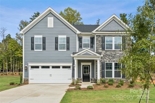 420 Balboa St, Matthews, NC, 28104-6152 | Card Image