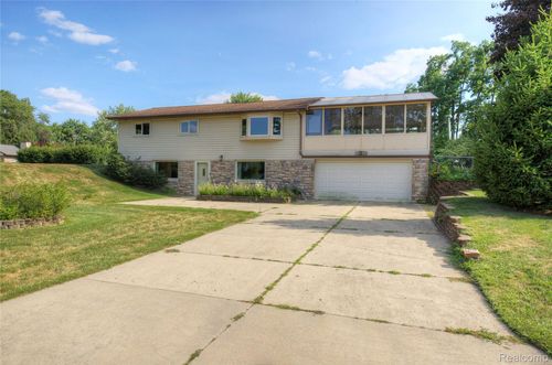 2967 Maganser Dr, Wixom, MI, 48393-1531 | Card Image