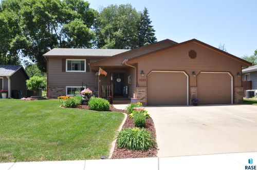 4609 S Bluestem Cir, Sioux Falls, SD, 57106-2053 | Card Image