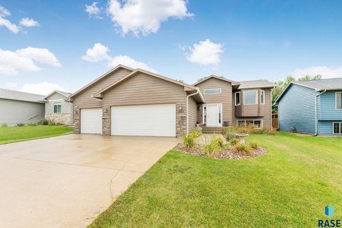 5613 Culbert Ave, Sioux Falls, SD, 57106 | Card Image