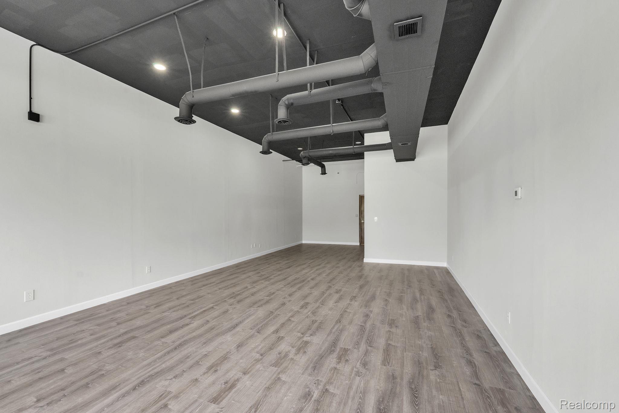 Commercial Lease in Livonia 5