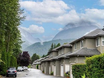 57 - 40200 Government Rd, Townhouse with 3 bedrooms, 1 bathrooms and 2 parking in Squamish BC | Image 1